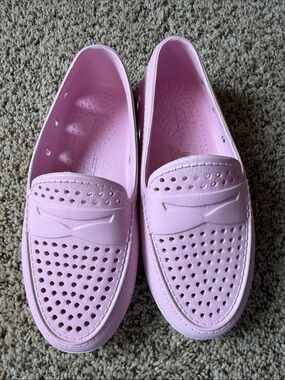 Floafers Girls Lightweight Perforated Pink Slip-On Loafers Size 2 Beach Summer
